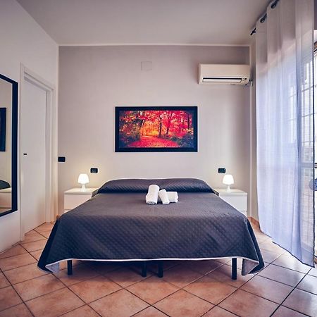 Travelershome 7Metri Guesthouse تْشامبينو المظهر الخارجي الصورة