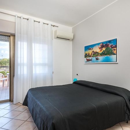 Travelershome 7Metri Guesthouse تْشامبينو المظهر الخارجي الصورة