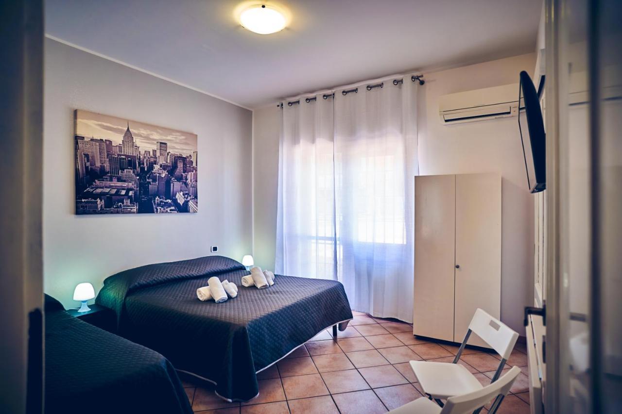 Travelershome 7Metri Guesthouse تْشامبينو المظهر الخارجي الصورة