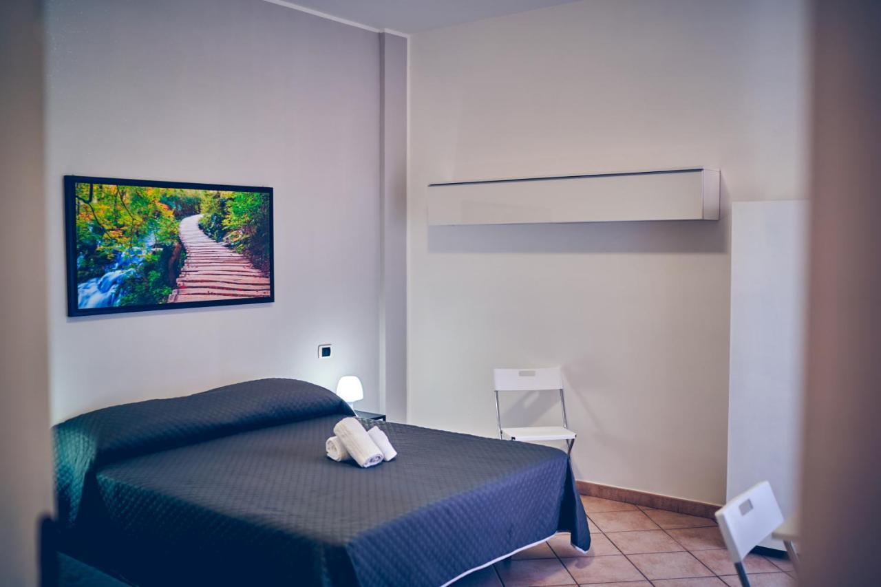 Travelershome 7Metri Guesthouse تْشامبينو المظهر الخارجي الصورة