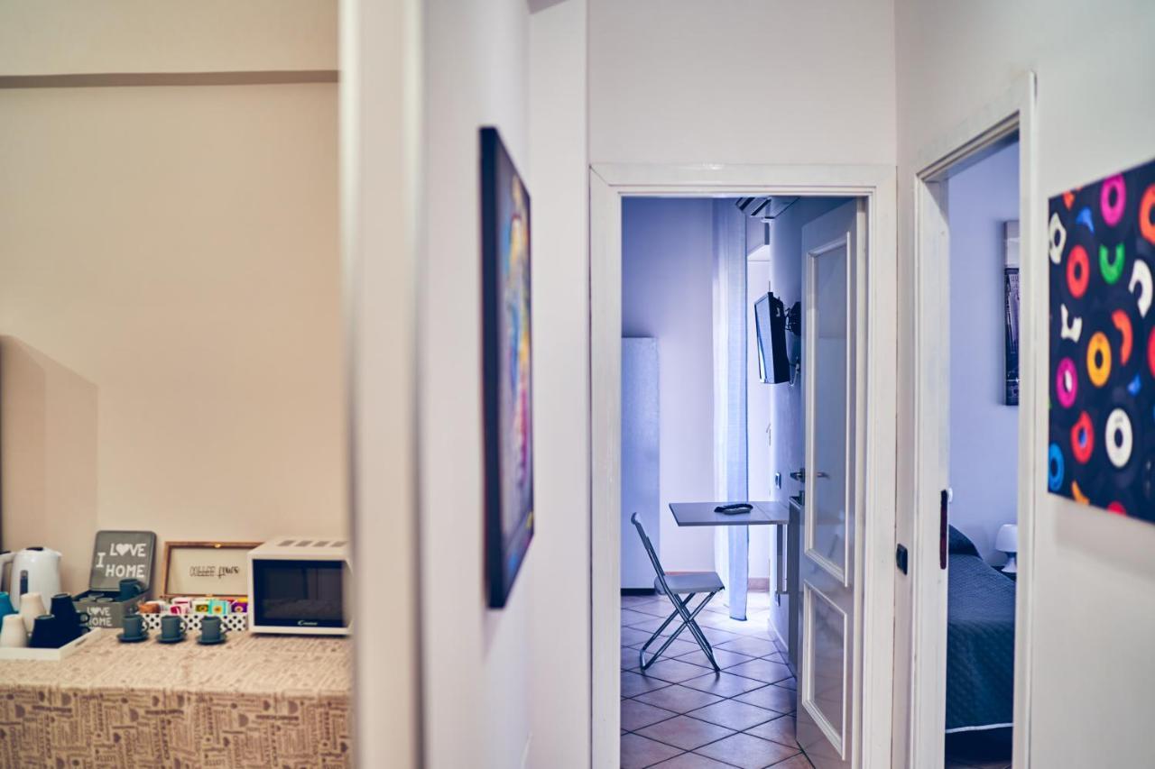 Travelershome 7Metri Guesthouse تْشامبينو المظهر الخارجي الصورة