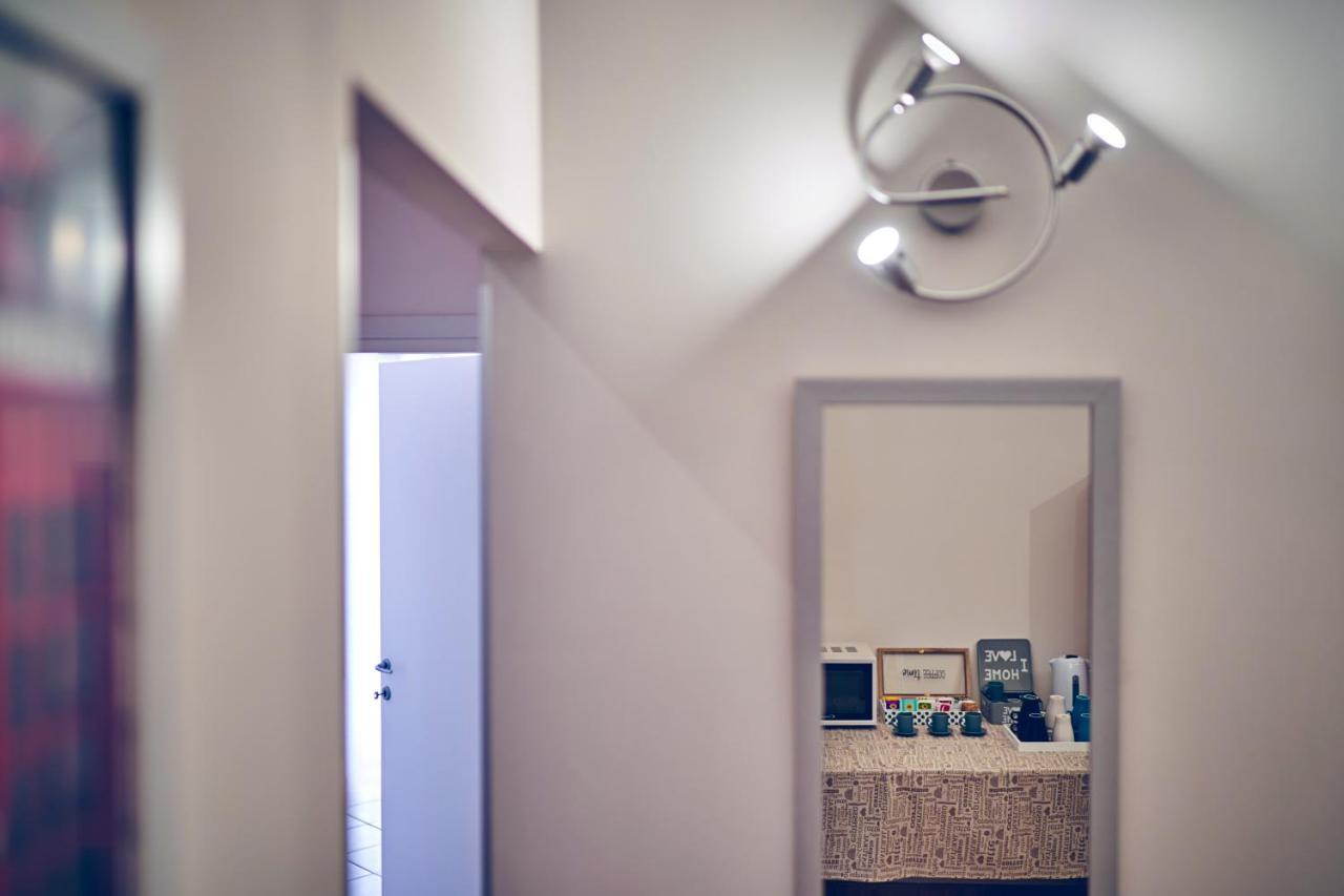 Travelershome 7Metri Guesthouse تْشامبينو المظهر الخارجي الصورة