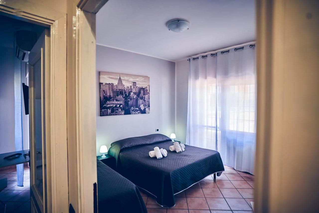 Travelershome 7Metri Guesthouse تْشامبينو المظهر الخارجي الصورة