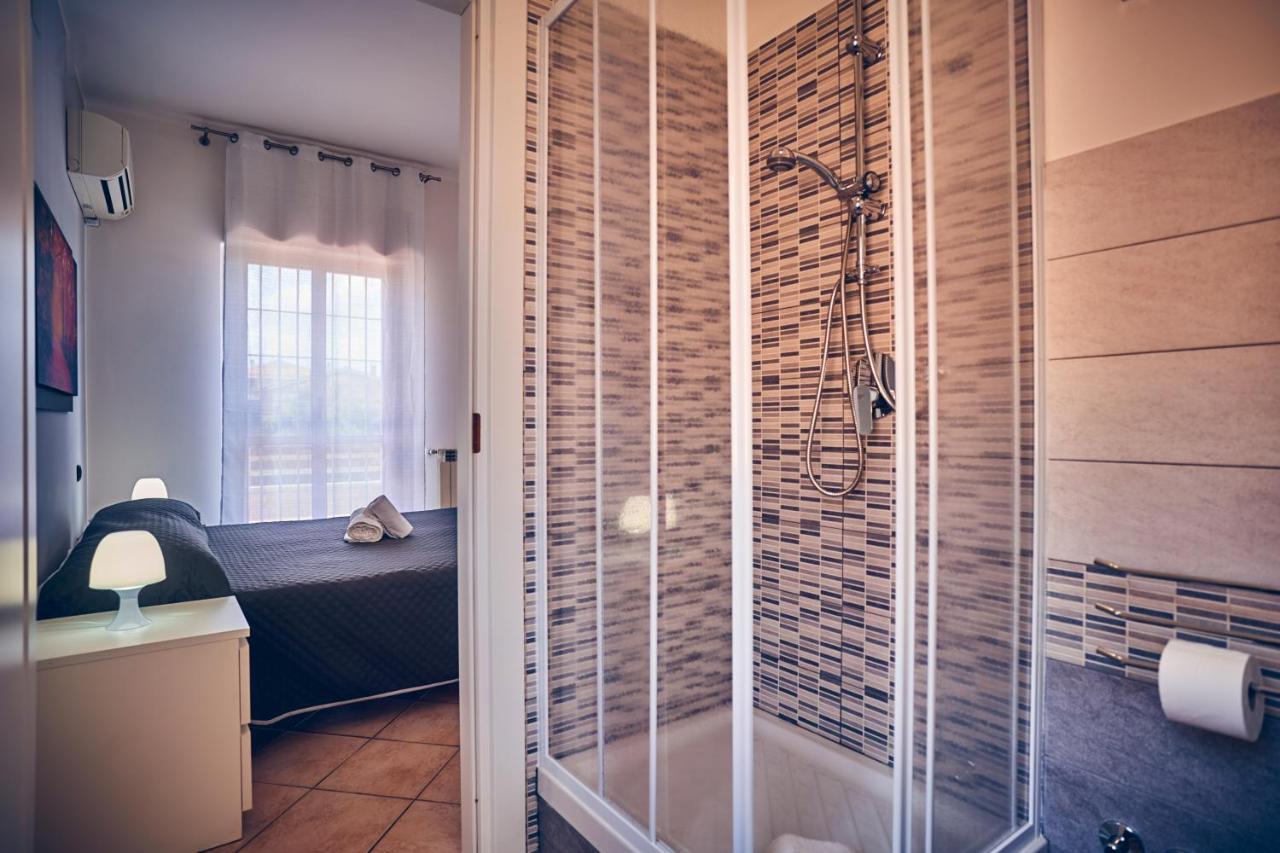 Travelershome 7Metri Guesthouse تْشامبينو المظهر الخارجي الصورة