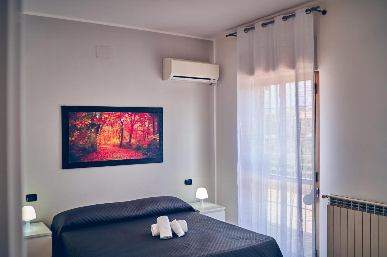Travelershome 7Metri Guesthouse تْشامبينو المظهر الخارجي الصورة