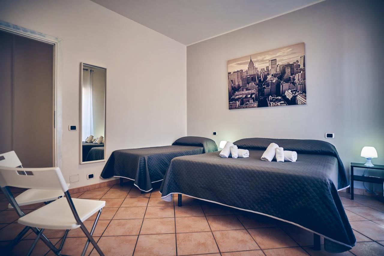 Travelershome 7Metri Guesthouse تْشامبينو المظهر الخارجي الصورة