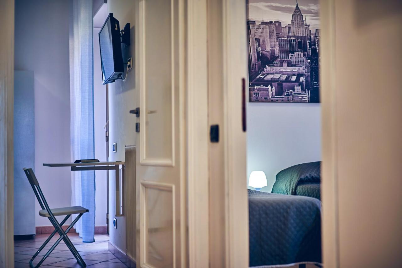 Travelershome 7Metri Guesthouse تْشامبينو المظهر الخارجي الصورة
