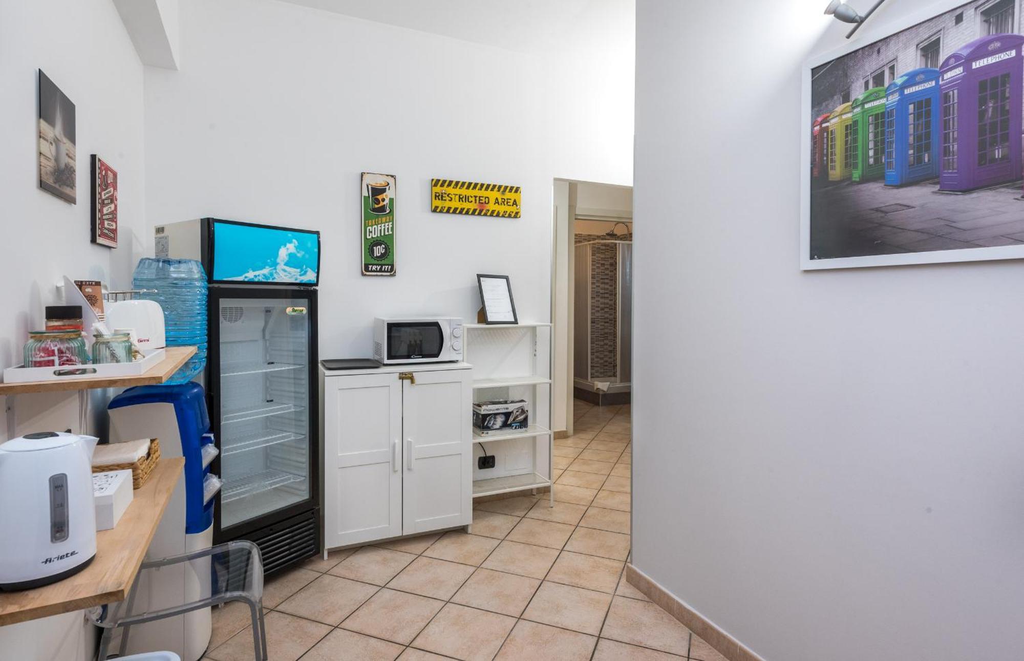Travelershome 7Metri Guesthouse تْشامبينو المظهر الخارجي الصورة