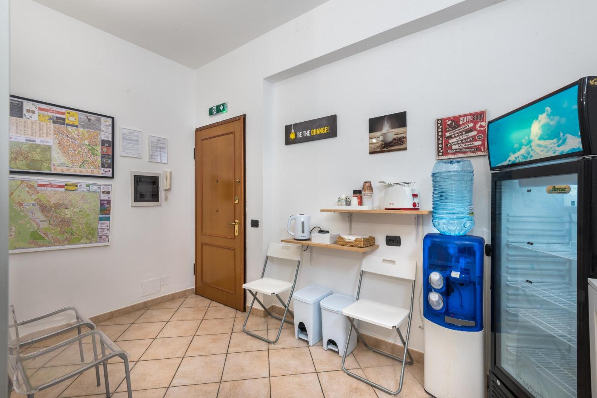 Travelershome 7Metri Guesthouse تْشامبينو المظهر الخارجي الصورة