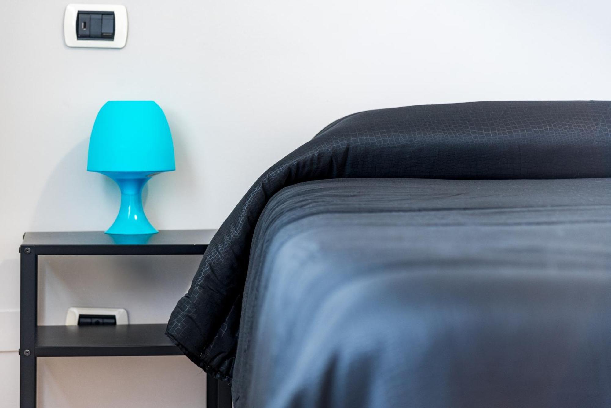 Travelershome 7Metri Guesthouse تْشامبينو المظهر الخارجي الصورة